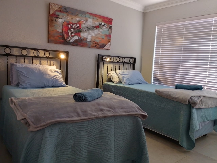 To Let 3 Bedroom Property for Rent in Azalea Park North West